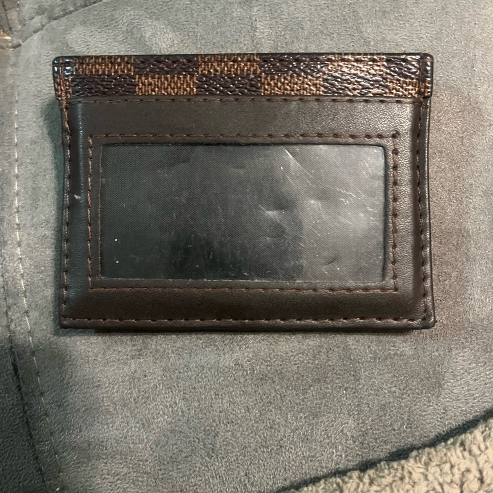 Men’s Louis Vuitton card holder - Picture 4 of 4